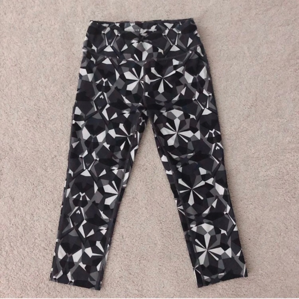 DKNY legging great for yoga exercises